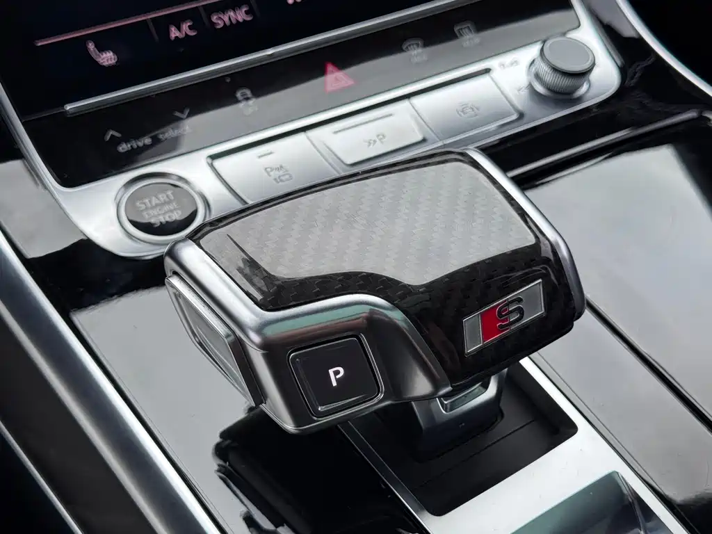 Audi Q8 2021 — фото 19