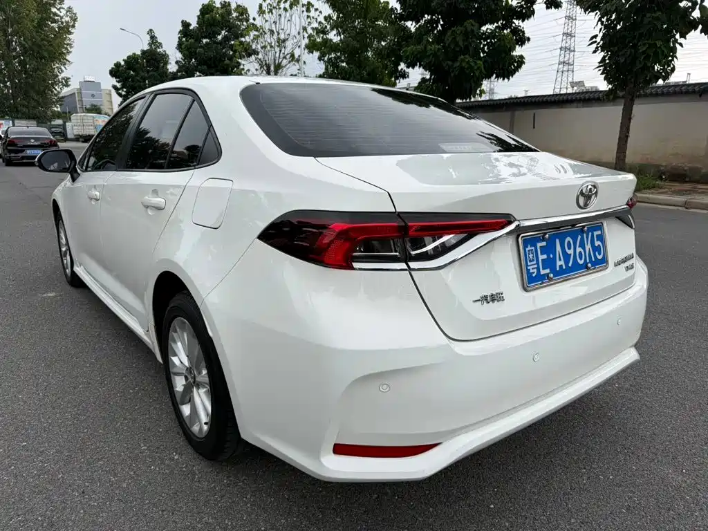 Toyota Corolla 2022 — фото 8