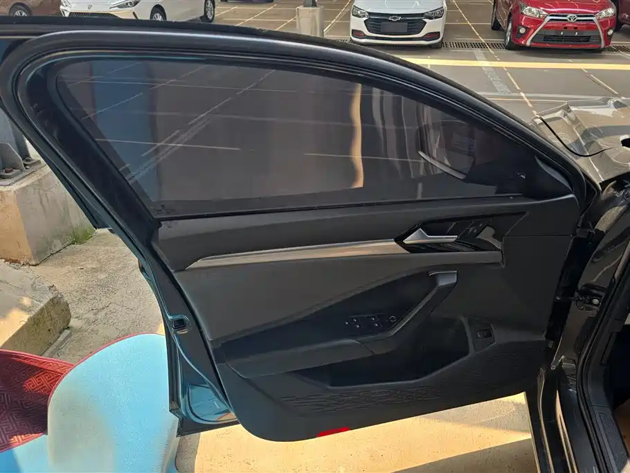 Volkswagen Sagitar 2019