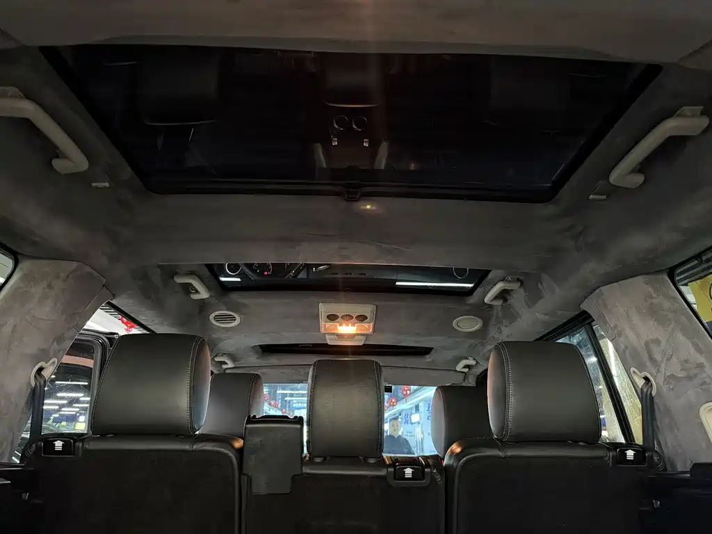 Land Rover Discovery 2015 — фото 12