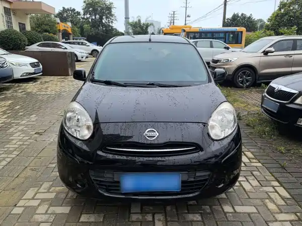 Nissan March 2016