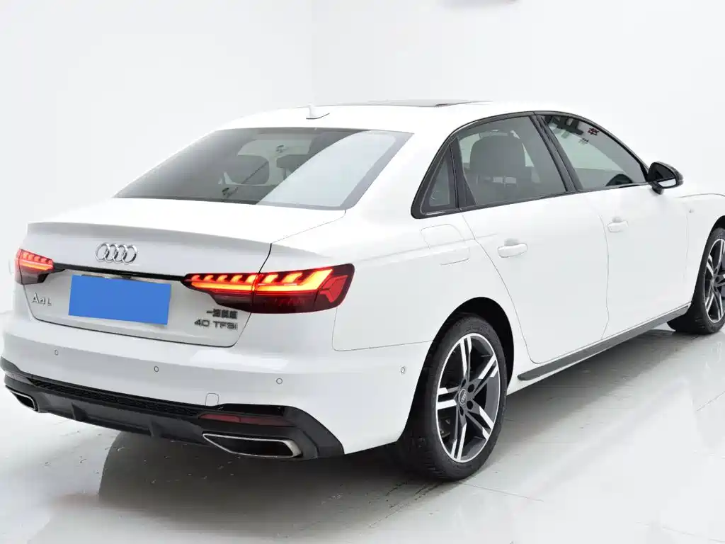Audi A4L 2023 — фото 6