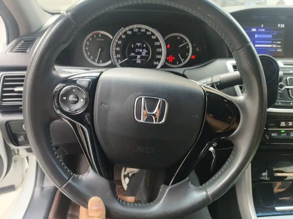 Honda Accord 2017 — фото 11