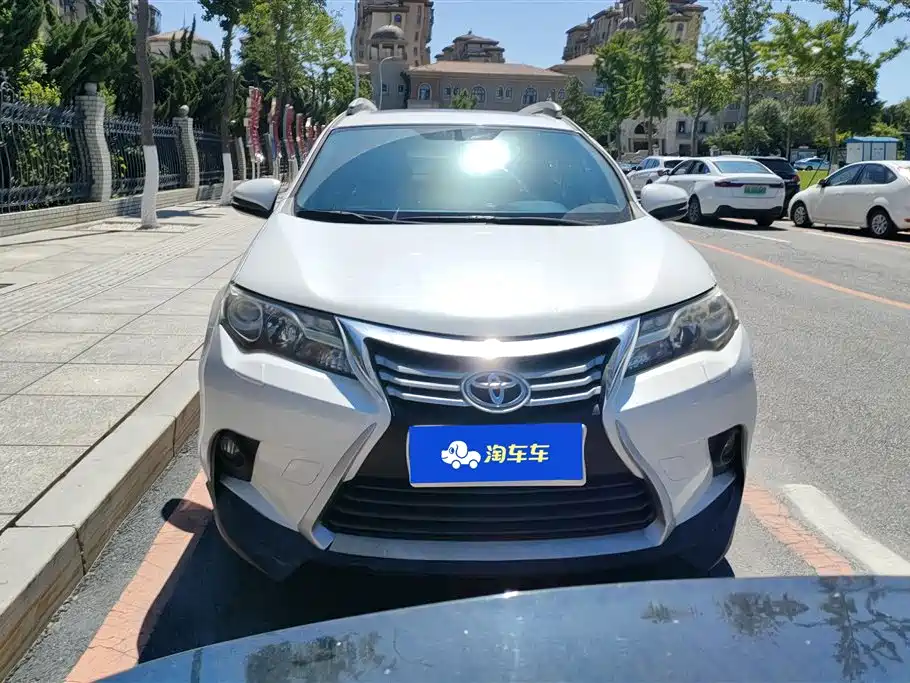 Toyota RAV4 2016 — фото 2