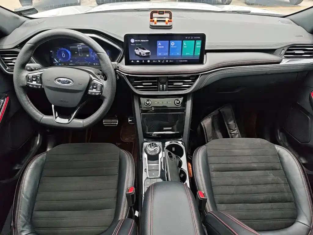 Ford Edge 2023 — фото 10