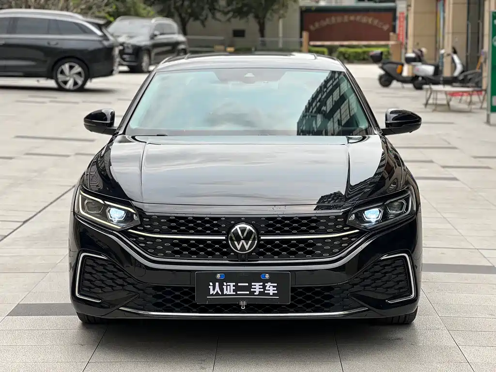 Volkswagen Passat 2022 — фото 2