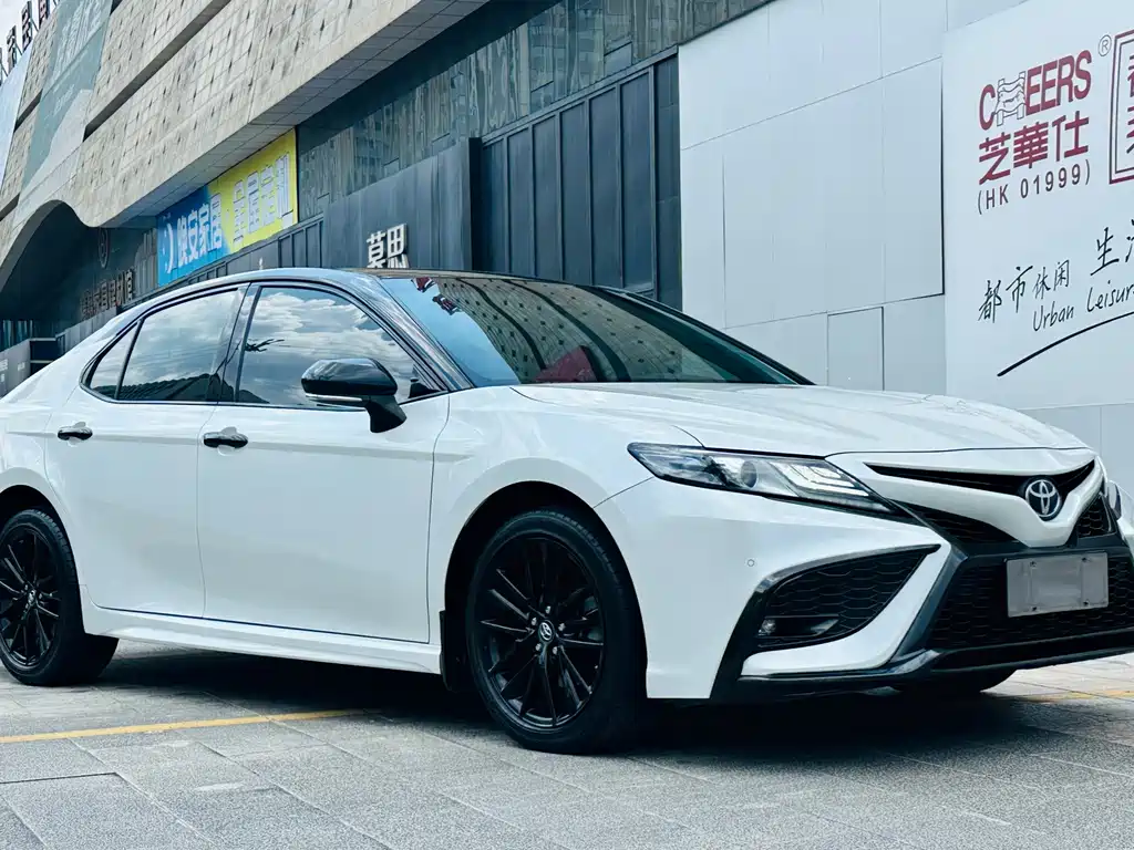 Toyota Camry 2023 — фото 3