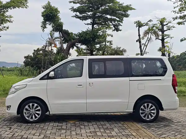 Dongfeng Fengxing CM7 2018