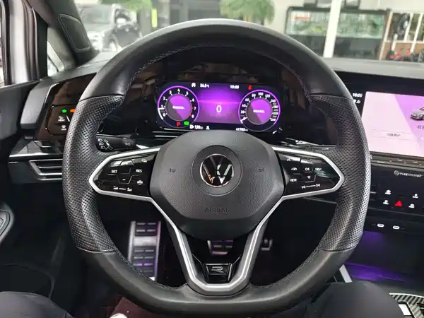 Volkswagen Golf 2023