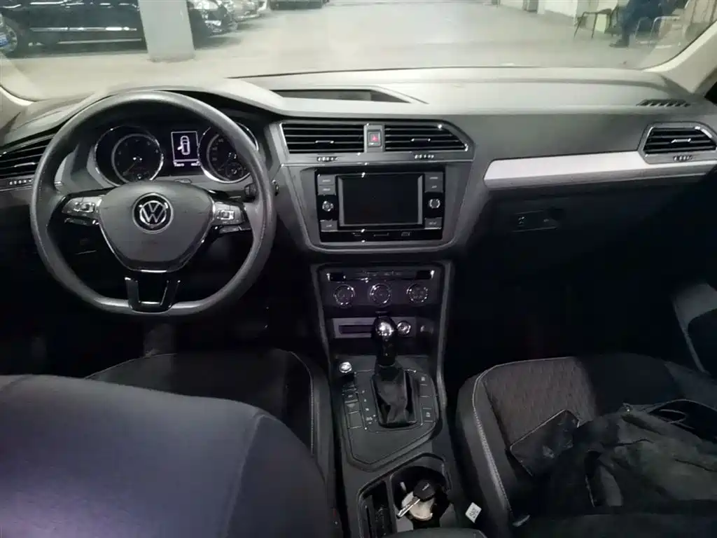 Volkswagen Tiguan L 2021 — фото 16