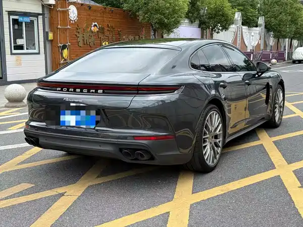 Porsche Panamera 2024