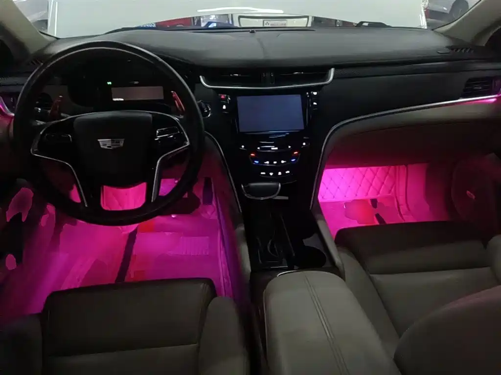 Cadillac XTS 2017 — фото 10