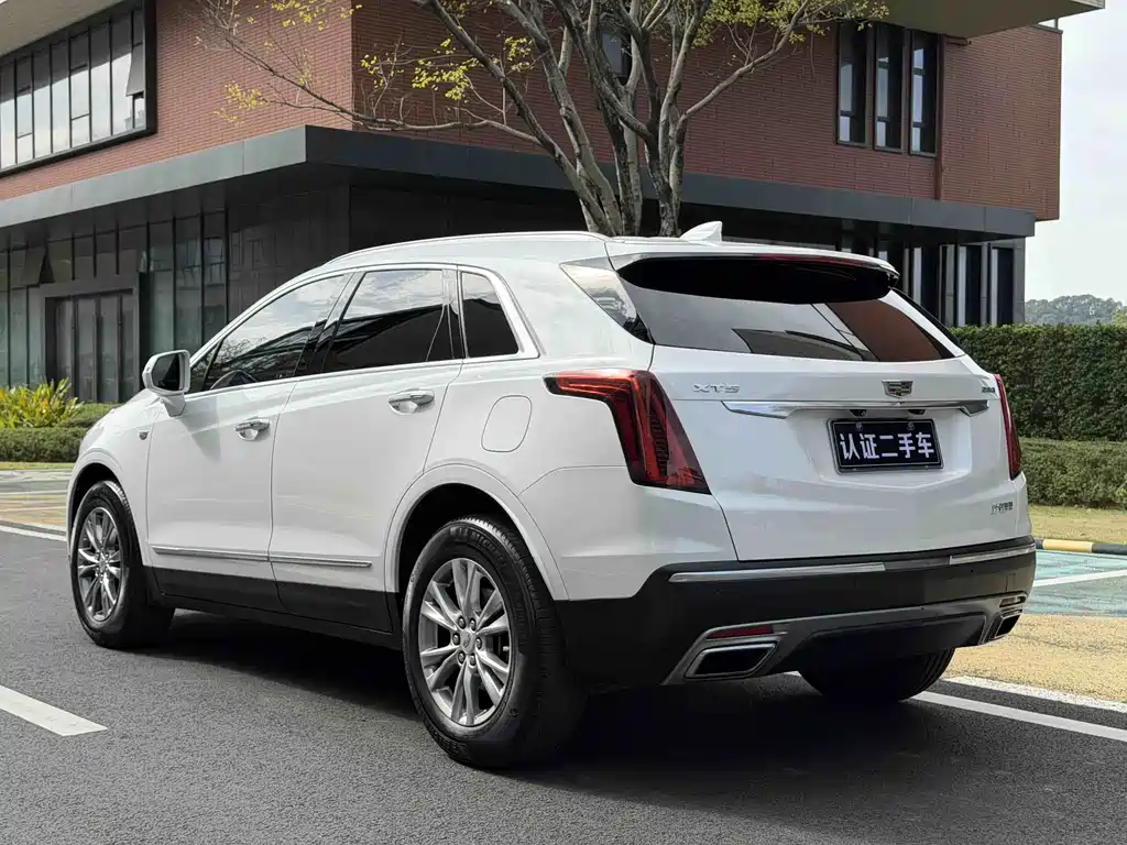 Cadillac XT5 2020 — фото 16