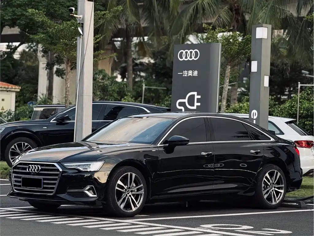 Audi A6L 2024 — фото 1
