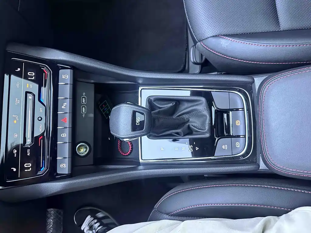 Skoda Karoq 2022 — фото 15