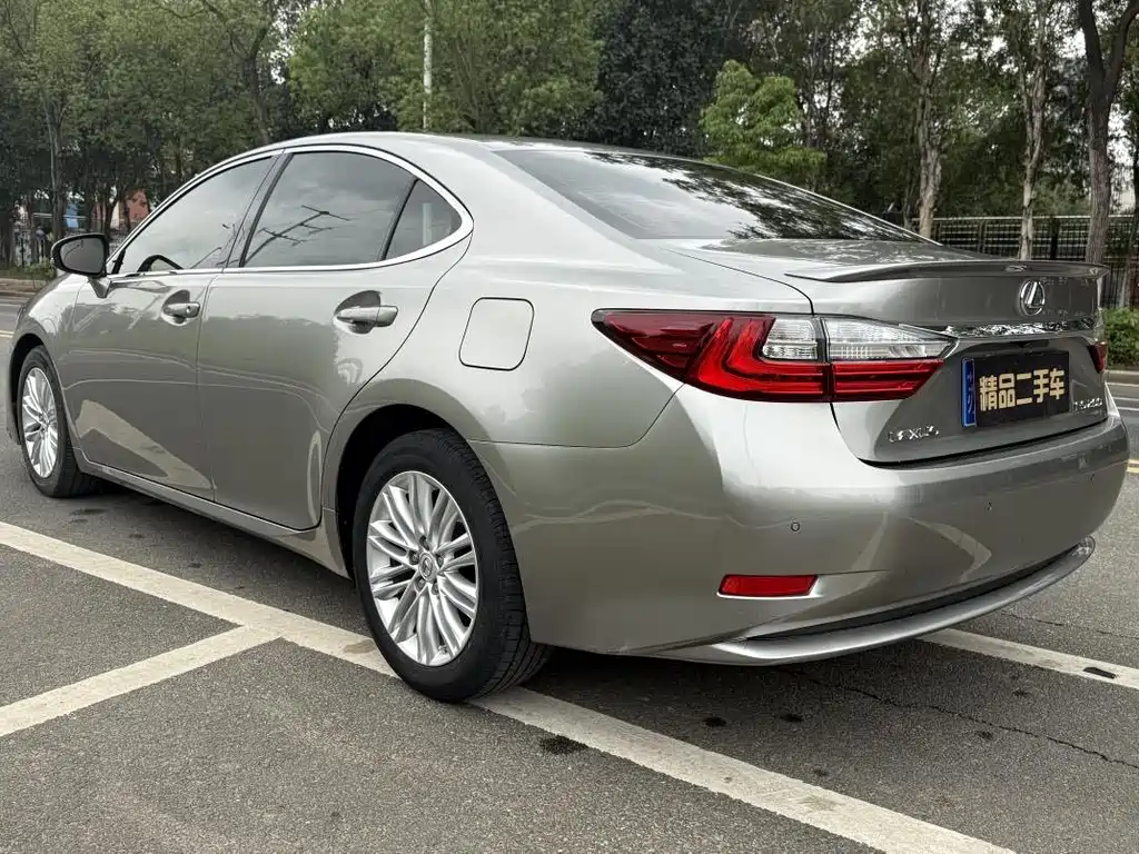 Lexus ES 2016 — фото 4