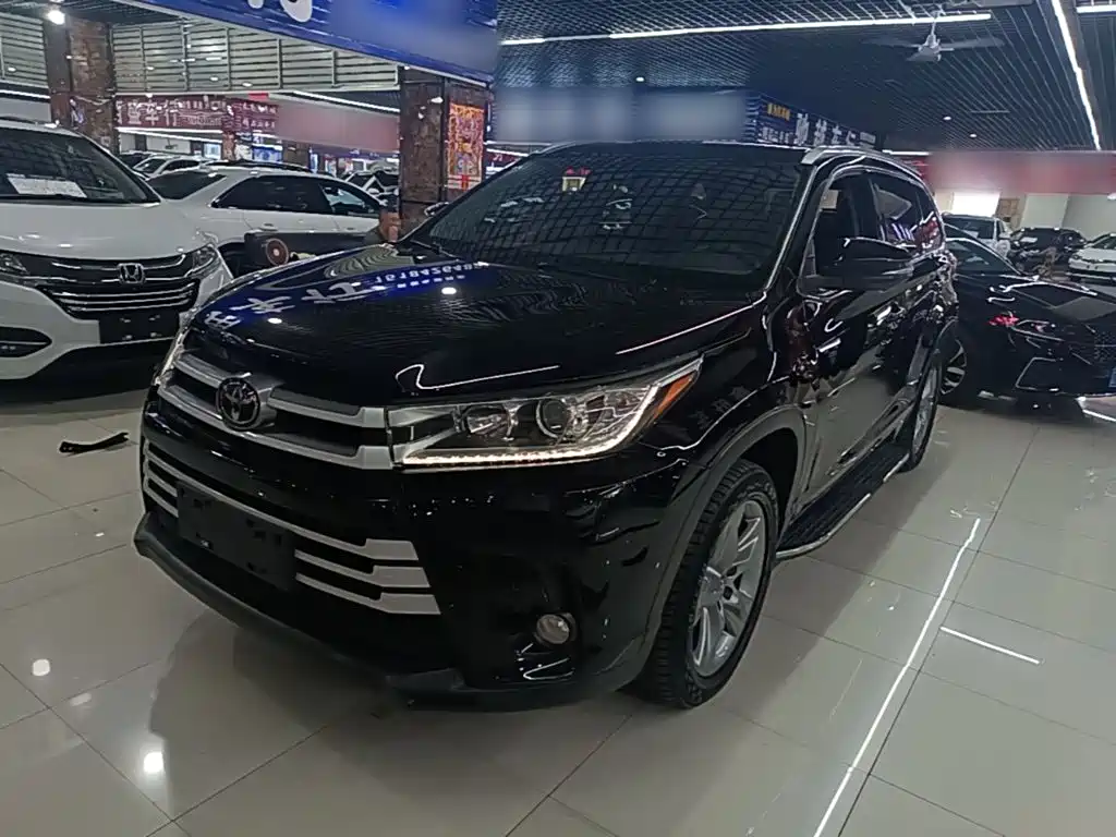 Toyota Highlander 2020 — фото 1