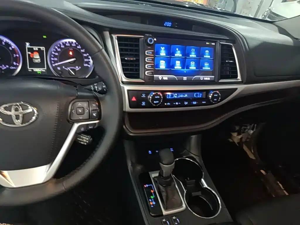 Toyota Highlander 2020 — фото 13