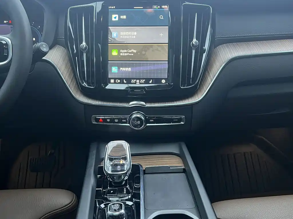 Volvo XC60 2022 — фото 21