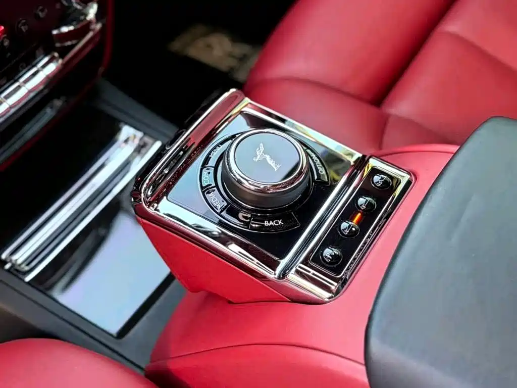 Rolls-Royce Phantom 2012 — фото 8