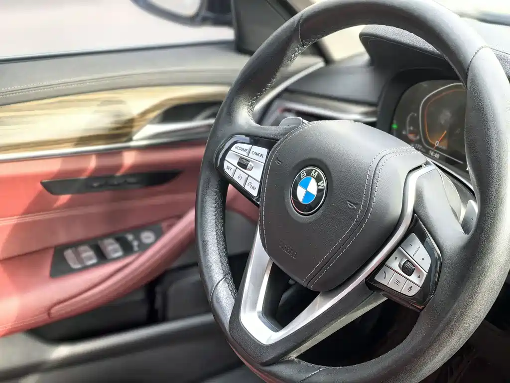 BMW 5 Series 2021 — фото 18