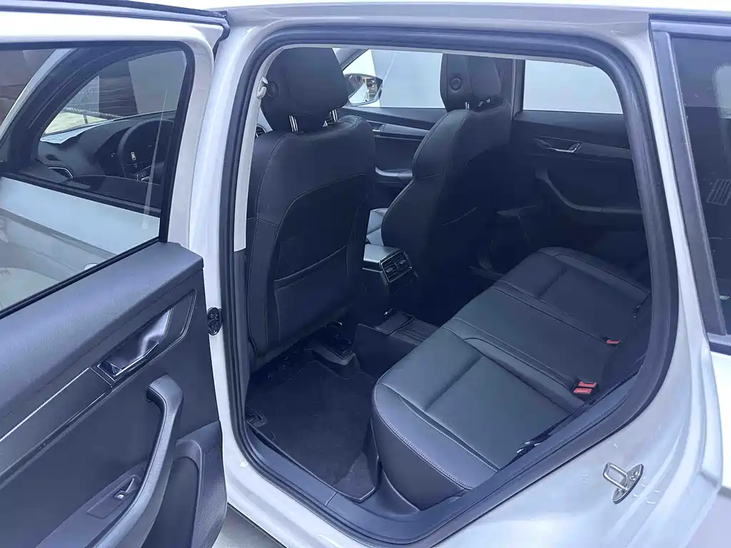 Skoda Karoq 2022 — фото 10
