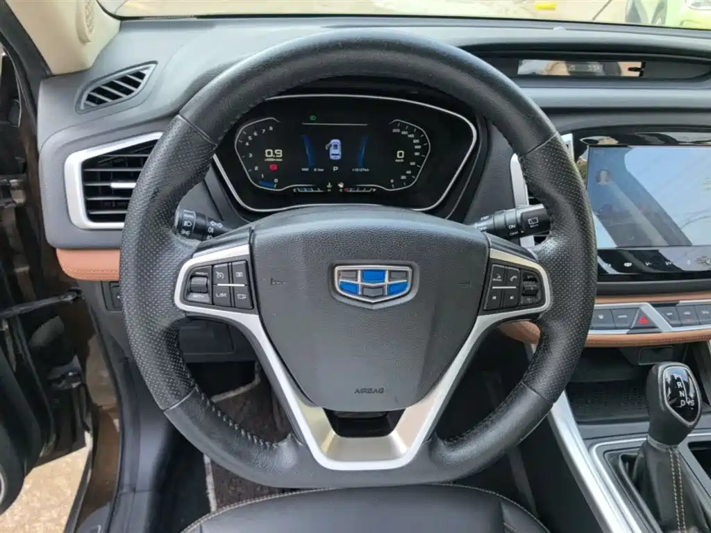 Geely Vision X6 2018 — фото 11