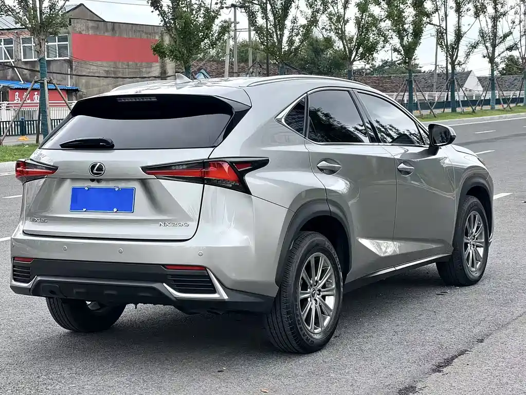 Lexus NX 2020