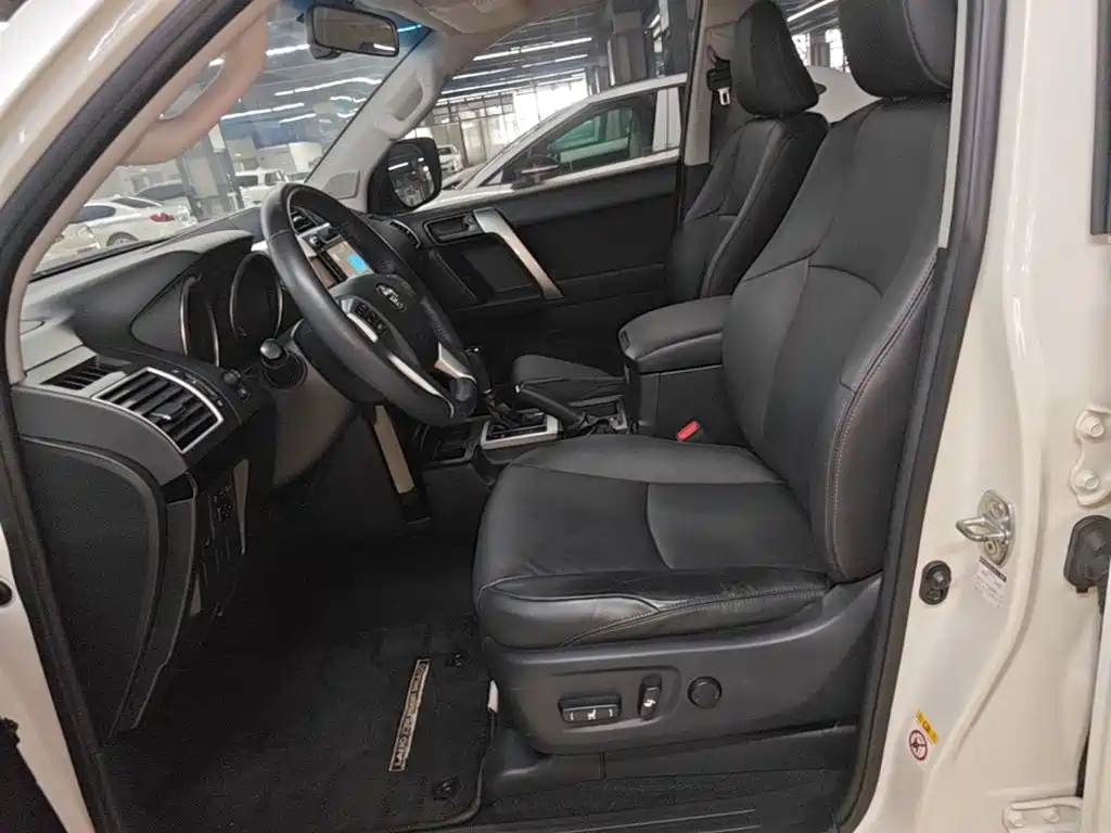 Toyota Prado 2017 — фото 15