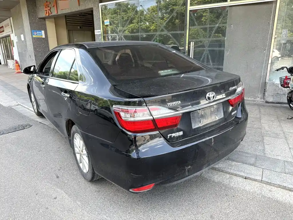 Toyota Camry 2016 — фото 3