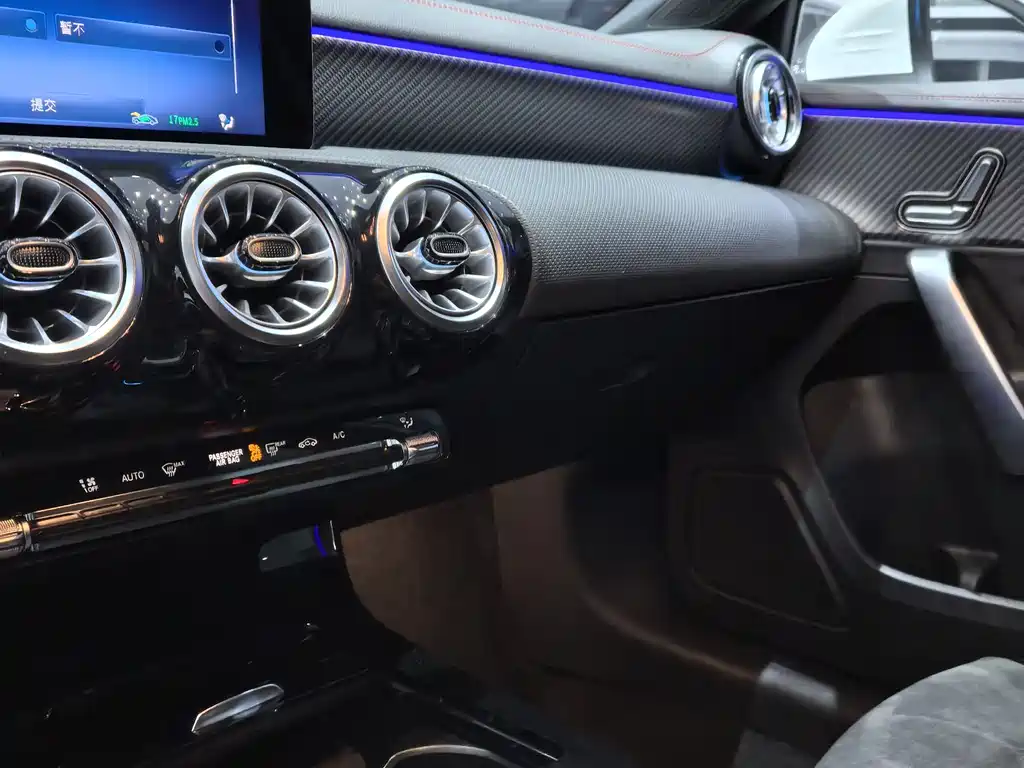 Mercedes-Benz A-Class 2024 — фото 14