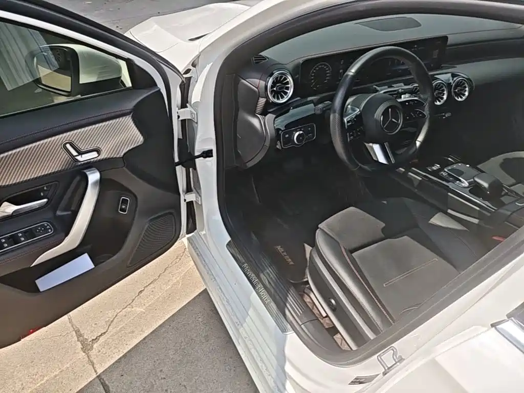 Mercedes-Benz A-Class 2023 — фото 16