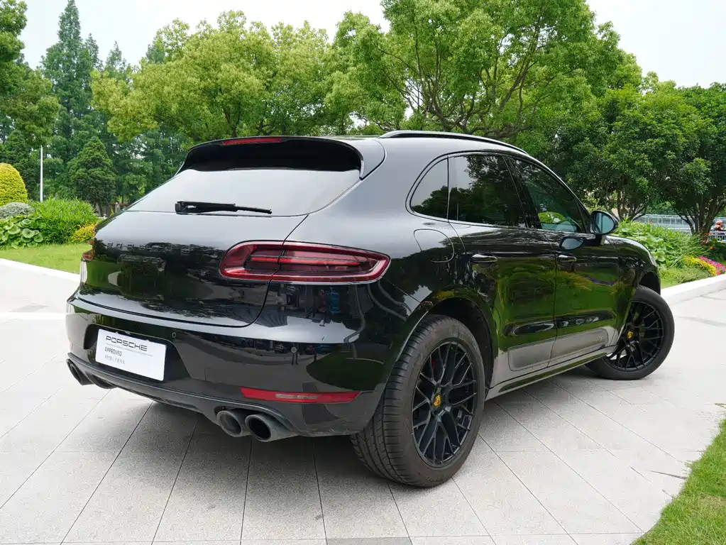 Porsche Macan 2017 — фото 18
