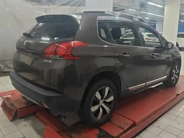 Peugeot 2008 2015