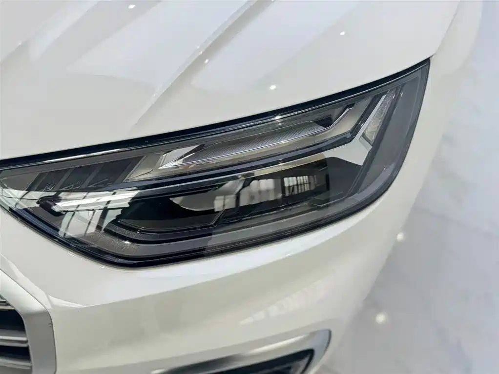Audi Q5L 2023 — фото 10