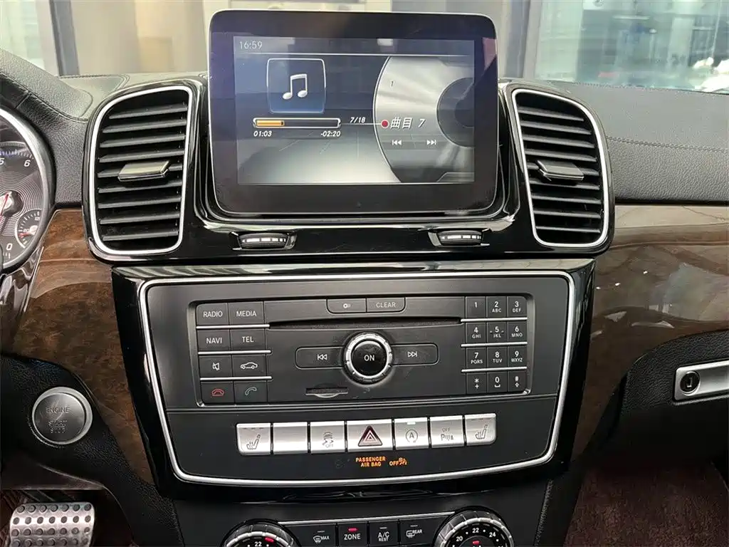 Mercedes-Benz GLS 2016 — фото 11