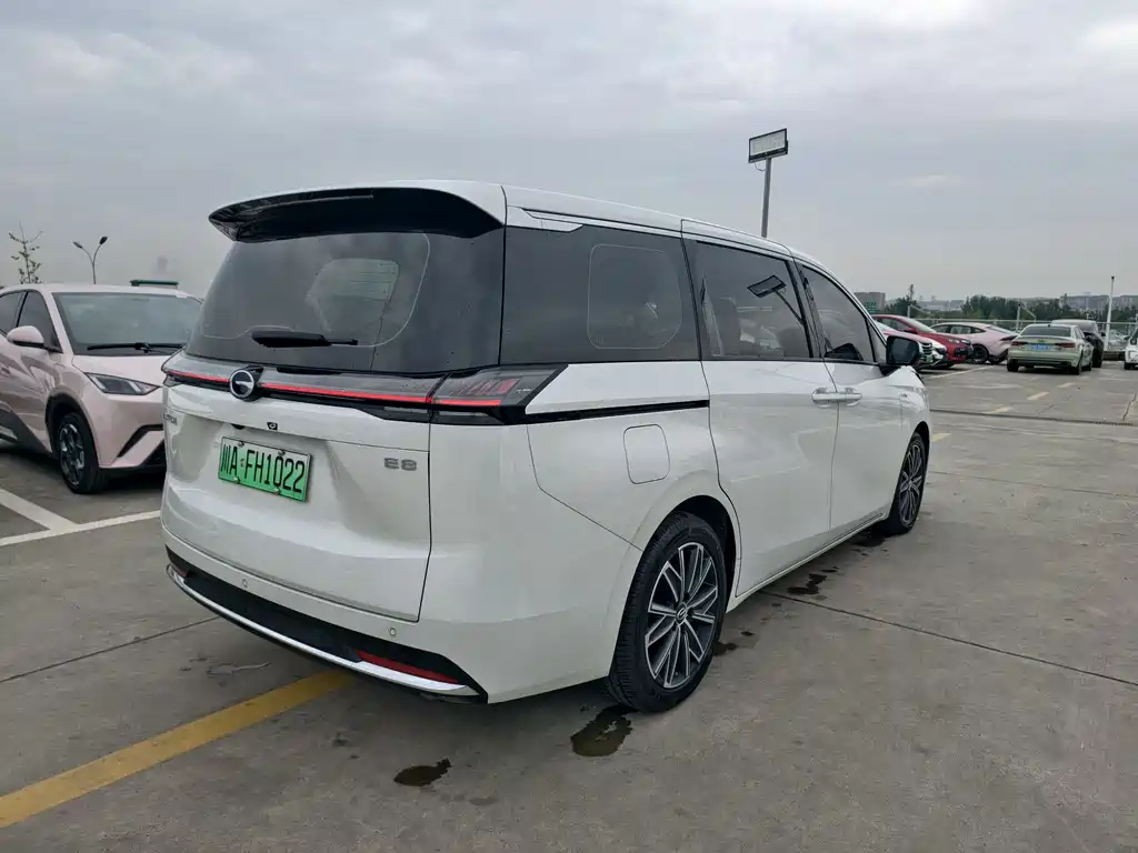 GAC Motor E8 PHEV 2025 — фото 7