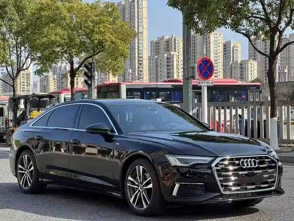 Audi A6L 2022