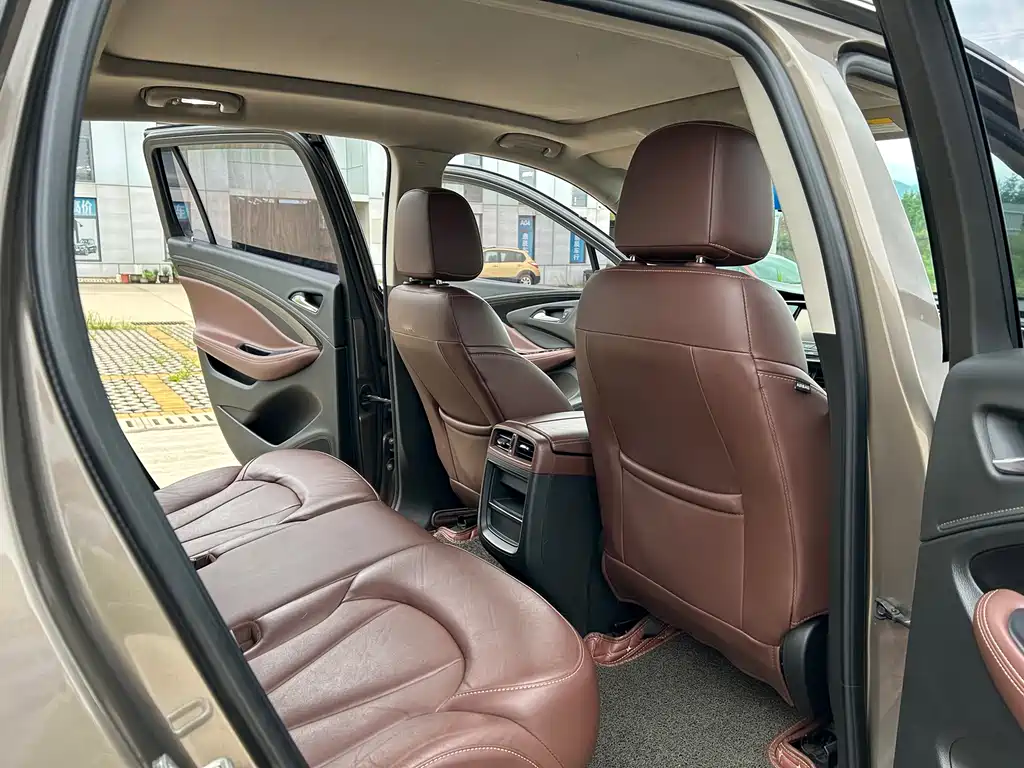 Buick Envision Plus 2018 — фото 10