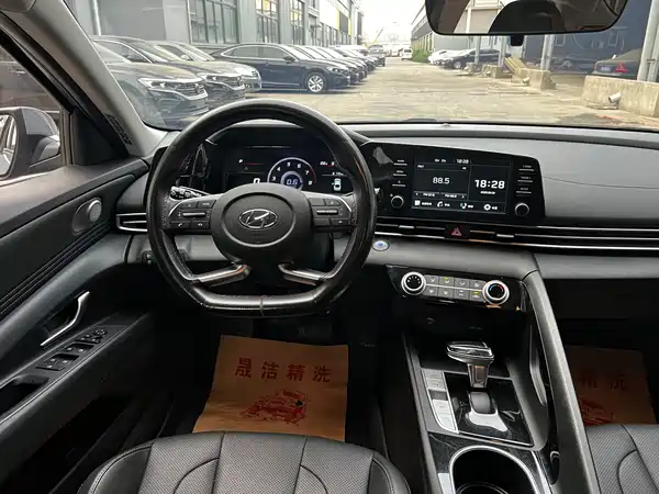 Hyundai Elantra 2021