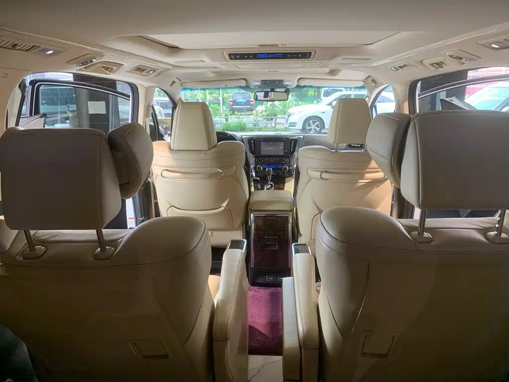 Toyota Alphard 2018 — фото 18