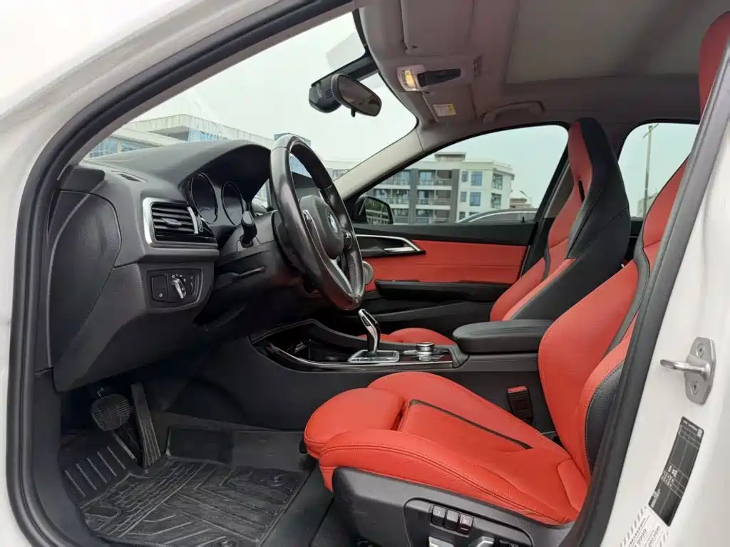 BMW 1 Series 2021