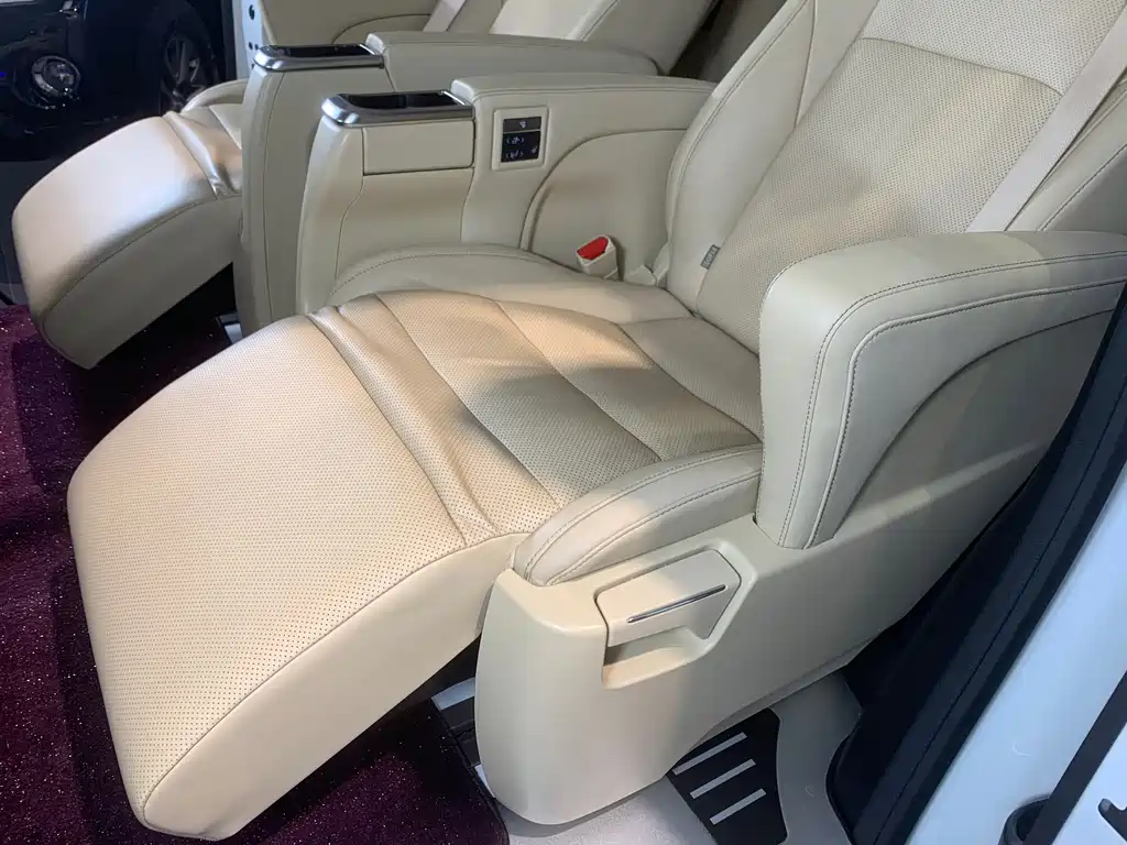 Toyota Alphard 2018 — фото 16