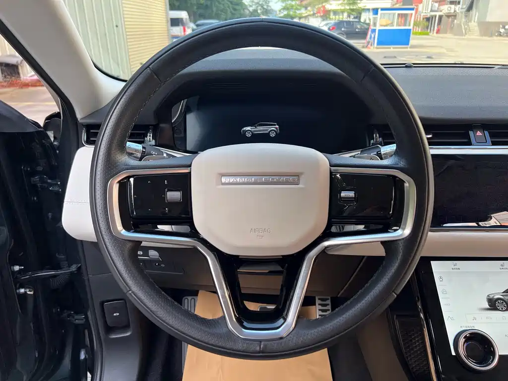 Land Rover Evoque 2023 — фото 8