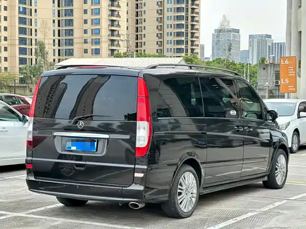 Mercedes-Benz Viano 2011