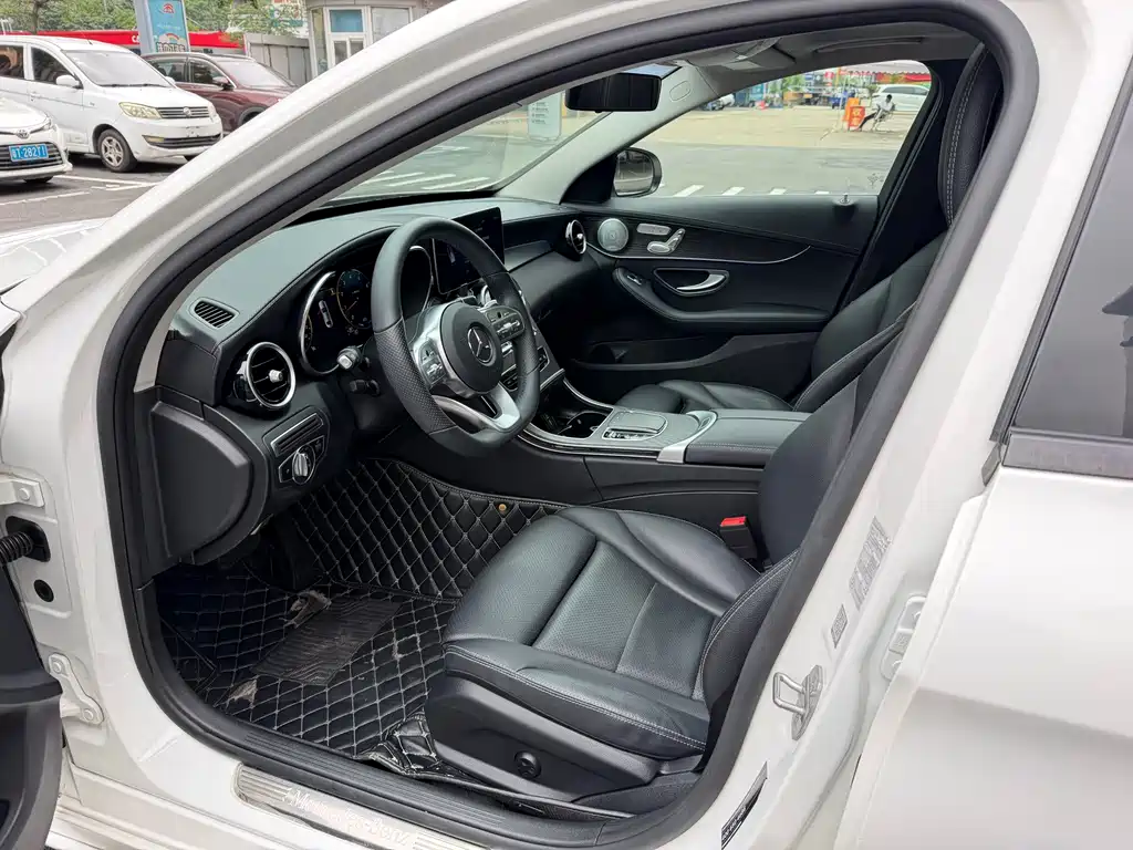 Mercedes-Benz C-Class 2021 — фото 19
