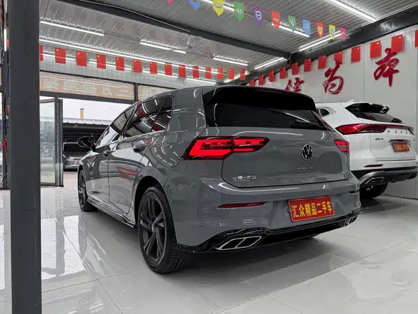Volkswagen Golf 2024