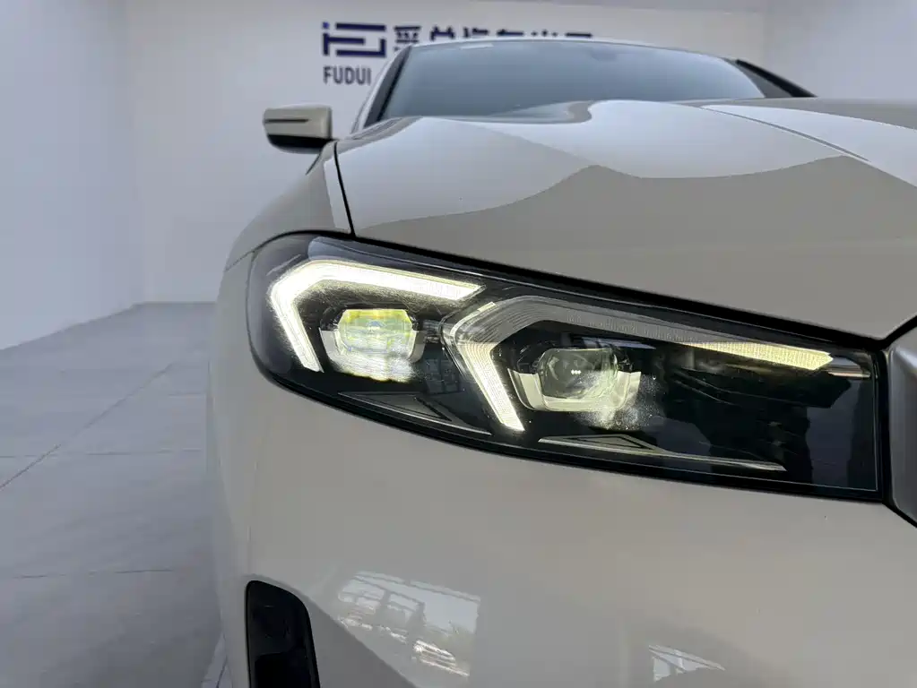 BMW 3 Series 2023 — фото 15