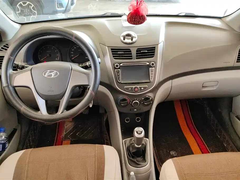Hyundai Verna 2014 — фото 12