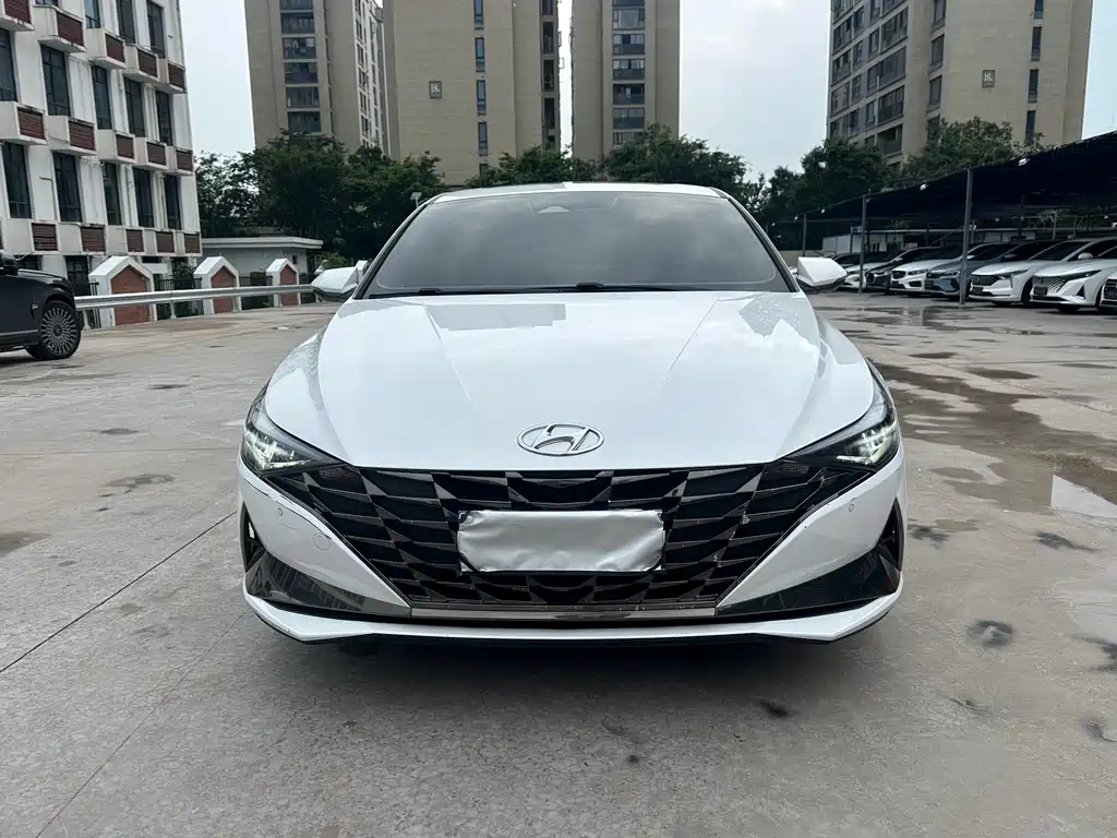Hyundai Elantra 2023 — фото 2